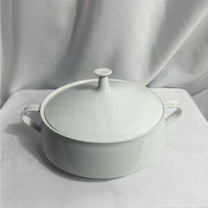 Noritake Angela White Vegetable Dish Round W/ Lid Cook Serveware Collection New